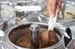 “Độ tươi” và “thời hạn lưu hành” của kem (ice cream), nên chọn tiêu chí nào